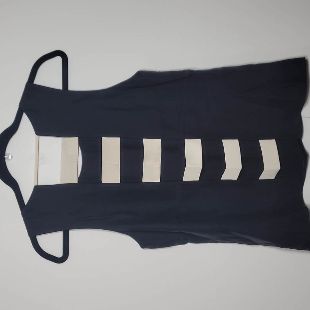 Parker Sleeveless Classic Cut Out Silk Black Tank Top
